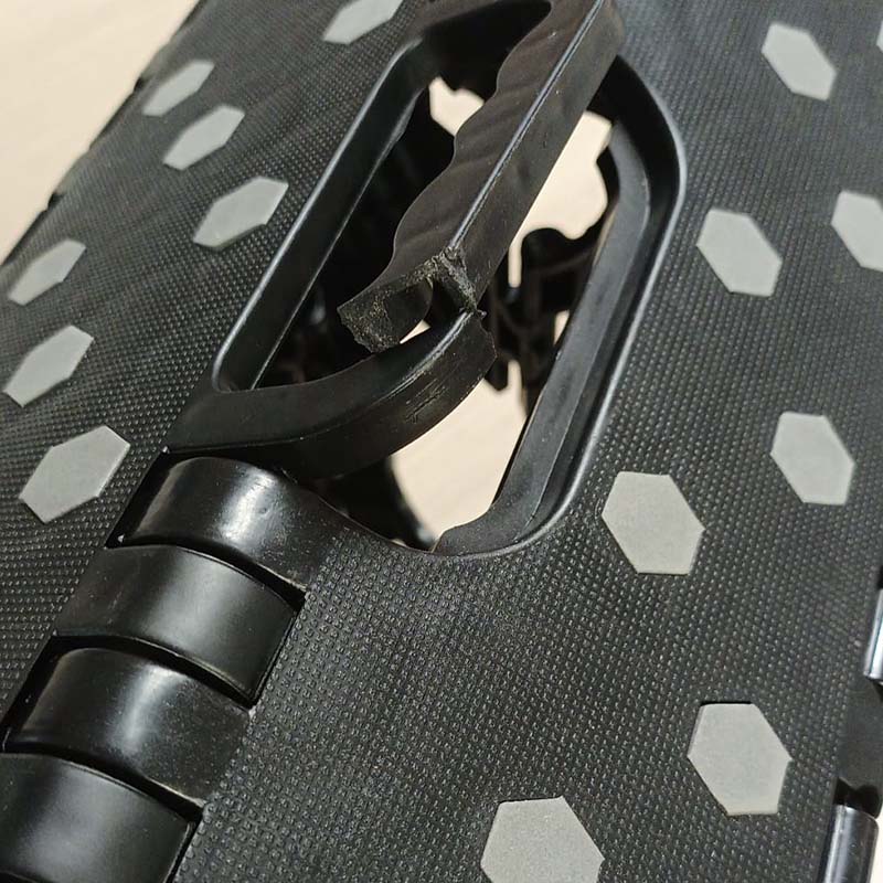 B-CHOICE | Sgabello Pieghevole in plastica da scuderia e maneggio (NERO) - B6379